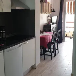 https://piso-vista-oceano-cristiano-iii.tenerifehoteles.net